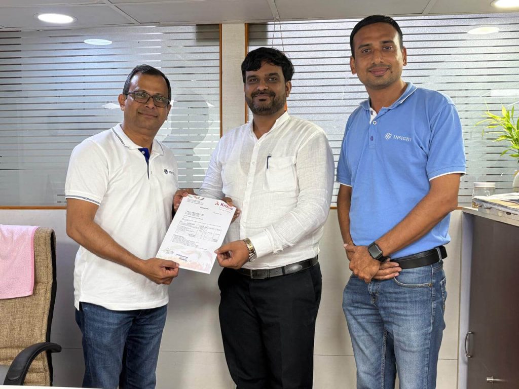 Team Insight with Mr. Sapan Vyas after sealing the HP Latex R530 at Insight's Mumbai Office