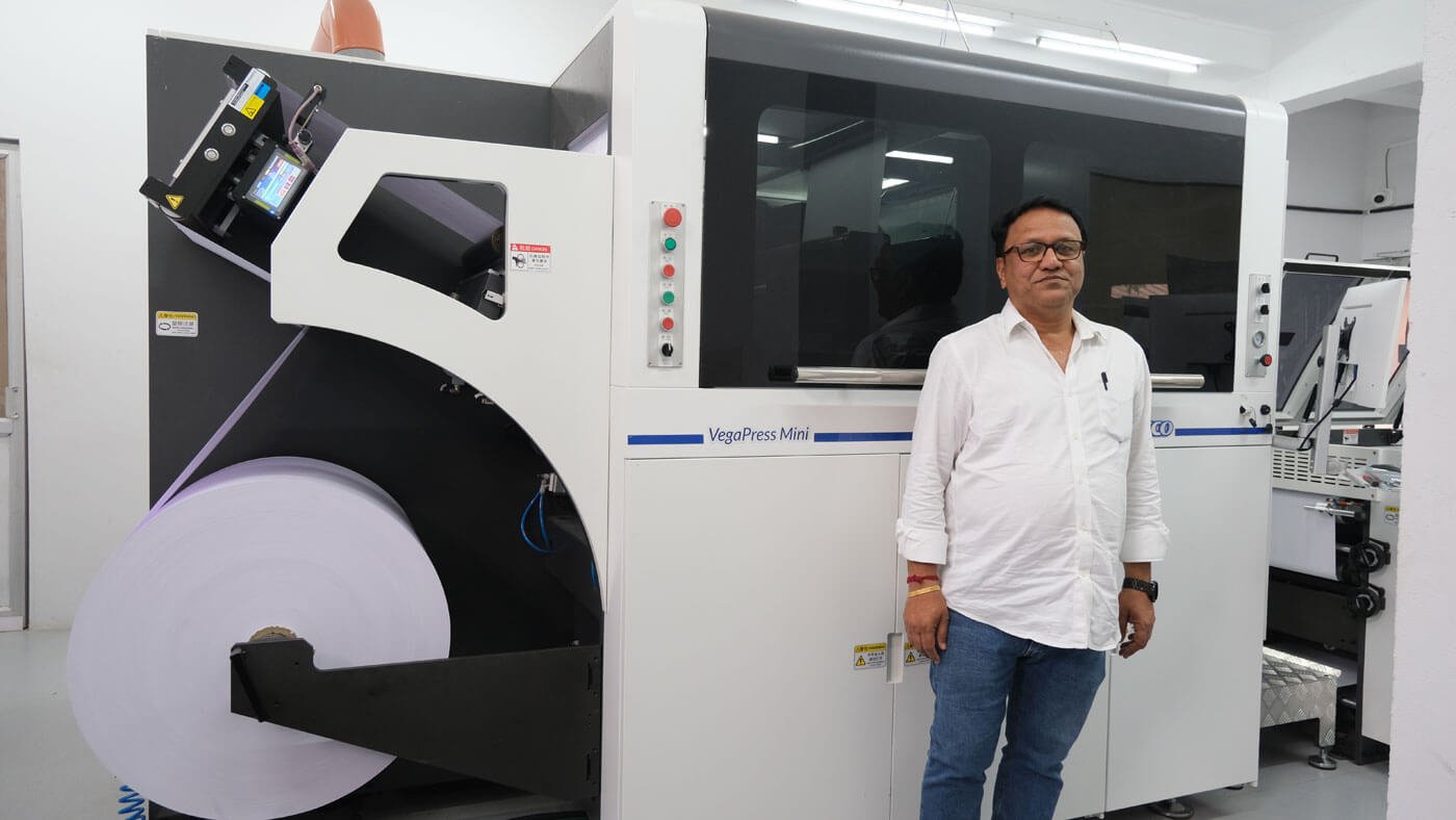 Mr. Arun Sighania with the Atexco Vegapress 440 MINI installed at Vedi Offset