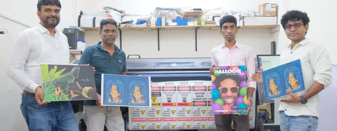 (L-R)-Sapan-Vyas,-Director-at-Krupa-Enterprise-along-with-Team-Insight-with-HP-R530-printer