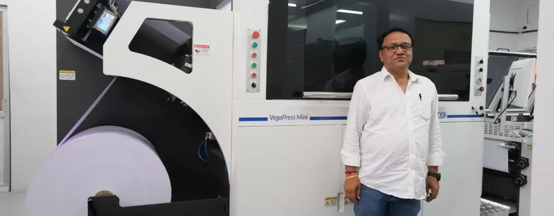 Mr. Arun Sighania with the Atexco Vegapress 440 MINI installed at Vedi Offset